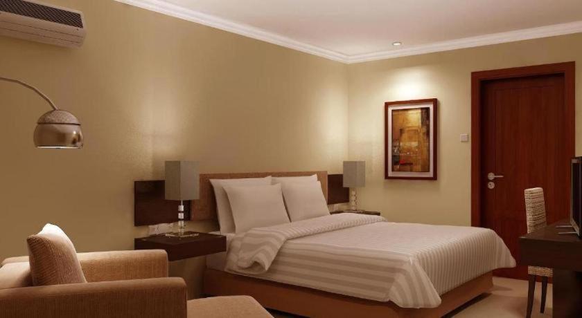 Country Heritage Resort Hotel Sorabaya Extérieur photo